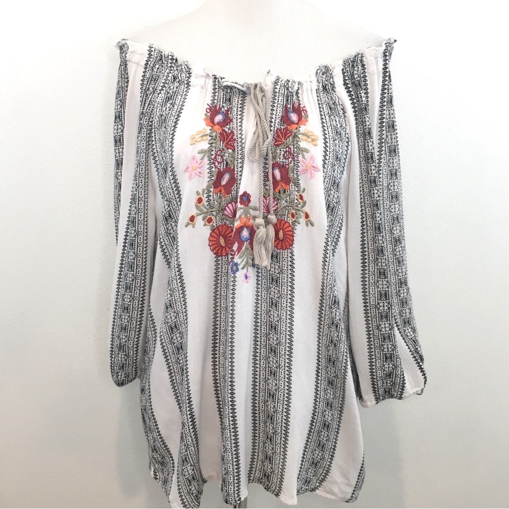 Claudia Richard | Striped Boho Blouse with Floral Embroidery - Picture 5 of 11